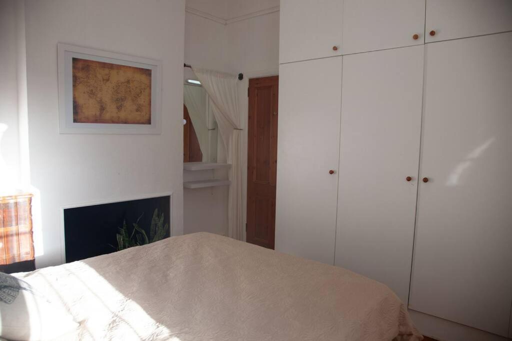 Entire 2 Bedroom House In Observatory *